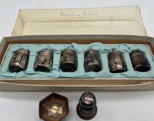 lot 475 image: Sterling Silver Mini Salt and Pepper Shakers New in Box Sterling Salt Cellar