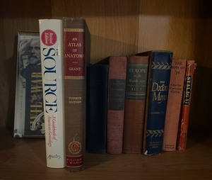 lot 456 image: Lot of 8 Vintage Hardcover Books