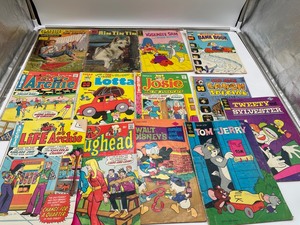 lot 307 image: 13 Vintage Comic Books