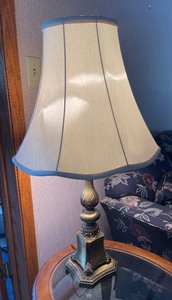 lot 358 image: Brass Table Lamp 2 of 2