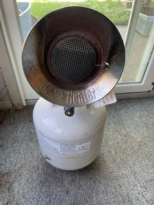lot 419 image: Propane Tank with Sunflower Heater