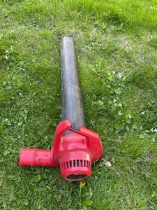lot 350 image: Toro 700 Rake O Vac with Vacuum
