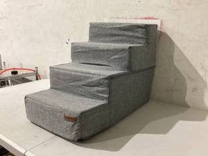 lot 466 image: Lesure Dog Stairs for Small Dogs - Pet Stairs for High Beds and Couch