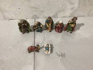 lot 283 image: 7 Piece Nativity Scene