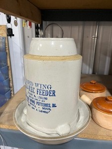 lot 20 image: Red Wing  Ko-Rec Feeder  Red Wing Hard to find in this condition
