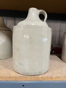 lot 23 image: 1 gallon white crock jug
