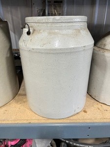 lot 38 image: 3 Gallon Red Wing Crock with Handle
