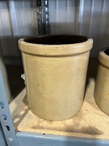 lot 42 image: 1 Gallon Crock