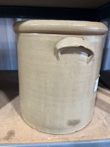 lot 44 image: 4 gallon Red Wing Crock