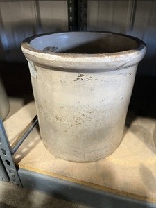 lot 68 image: 2 gallon Red Wing Crock