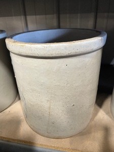 lot 70 image: 3 Gallon Red Wing Crock