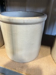 lot 77 image: 2 Gallon Red Wing Crock