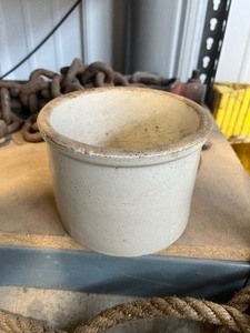 lot 79 image: 12 Gallon white Crock