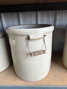 lot 57 image: 8 Gallon Red Wing Crock