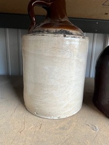 lot 60 image: 1 Gallon 2 Tone  crock Jug
