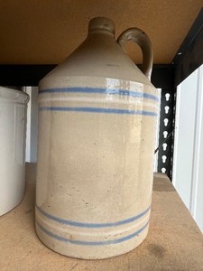 lot 63 image: 1 Gallon Crock  jug Blue and White Stripes