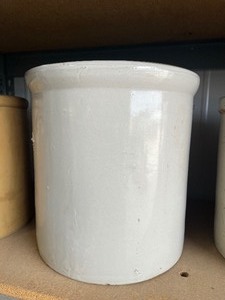 lot 31 image: 4 Gallon Red Wing Crock