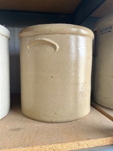 lot 33 image: 3 Gallon Red Wing Crock