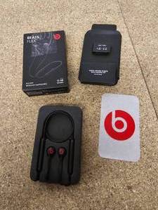 Beats Flex wireless earphones - Black