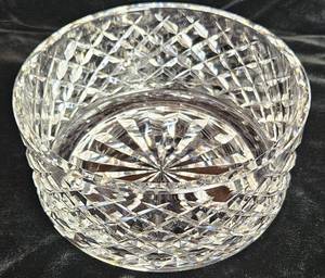 lot 30 image: Waterford Crystal 7 Round Bowl