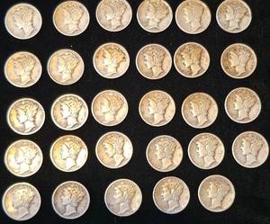 lot 16 image: 29 Silver Mercury Dimes
