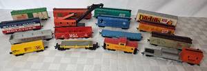 lot 55 image: Bachmann, Life Like and Unbranded Assorted Train Cars