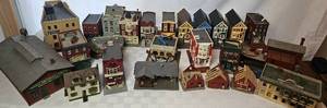 lot 56 image: Walthers Model Railroad Structures Built from Kits-26 Structures