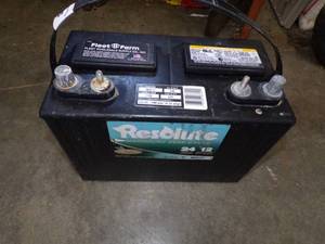lot 5 image: Marine Deep Cycle Battery