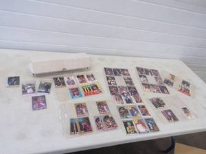 lot 40 image: 1996-97 Bowmans Best r23 Kobe Bryant Rookie Card with More Cards