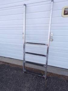 lot 91 image: Aluminum 4 Step Dock Ladder
