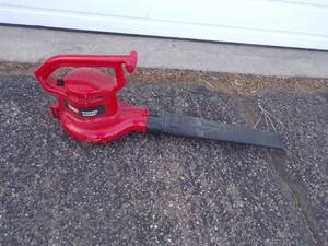 lot 92 image: Toro Leaf Blower 110v