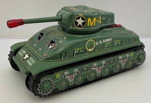 lot 23 image: Vintage Taiyo Mark M4 US Army Military Battery Operated Tin Tank