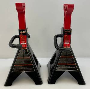 lot 35 image: 2 Ton Jack Stands