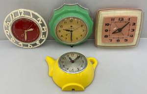 lot 49 image: Misc. Vintage Wall Clocks (ALL NEED CORDS)