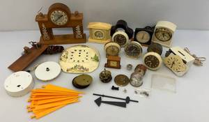 lot 54 image: Vintage Misc. Clocks & Parts (AS SEEN)
