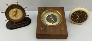lot 75 image: Vintage Clocks