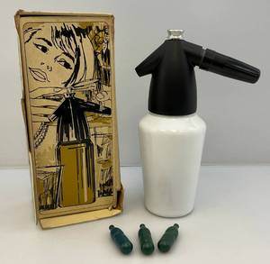 lot 78 image: Vintage MCM Soda King Syphon Soda Bubbler In Original Box