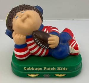 lot 177 image: Vintage 1983 Cabbage Patch Kids Transistor Radio  (WORKS)