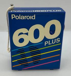 lot 181 image: Vintage Polariod 600 Plus Transistor Radio (Works)