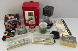 lot 184 image: Misc. Vintage Items