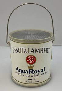 lot 196 image: Vintage Miniature Pratt Lamp & Lambert AquaRoyal Latex Paint Can Transistor Radio  (WORKS)