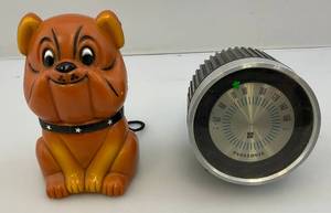 lot 205 image: Vintage Panasonic R-12  Am & Bulldog Transistor Radio (NEEDS WORKS)
