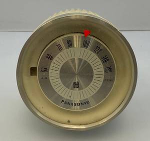 lot 206 image: Vintage Panasonic R-12  Am Transistor Radio ( WORKS)