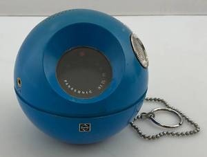 lot 208 image: Vintage BLUE 1970s Panasonic Model - 70 Panapet Transistor Radio (WORKS)