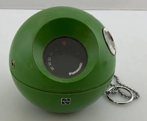 lot 210 image: Vintage GREEN 1970s Panasonic Model - 70 Panapet Transistor Radio (WORKS)