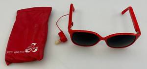 lot 220 image: Vintage IC AM Radio Sunglasses