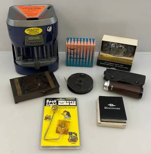 lot 255 image: Misc. Vintage Items