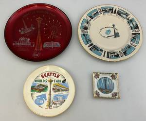 lot 259 image: Misc. Vintage Seattle Worlds Fair Items