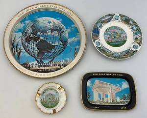lot 262 image: Misc. Vintage New York Worlds Fair Items