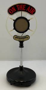 lot 276 image: Vintage Unique Light Up On The Air Microphone Transistor Radio (Works)